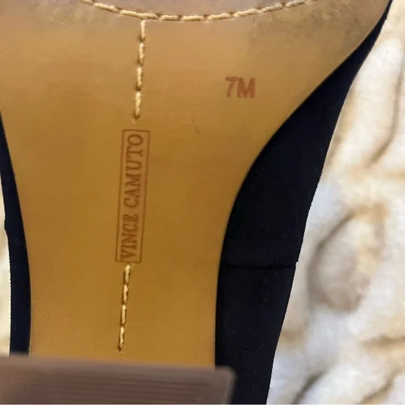 Vince Camuto Dark Navy Blue Suede Block Heel Pumps - Picture 3 of 7